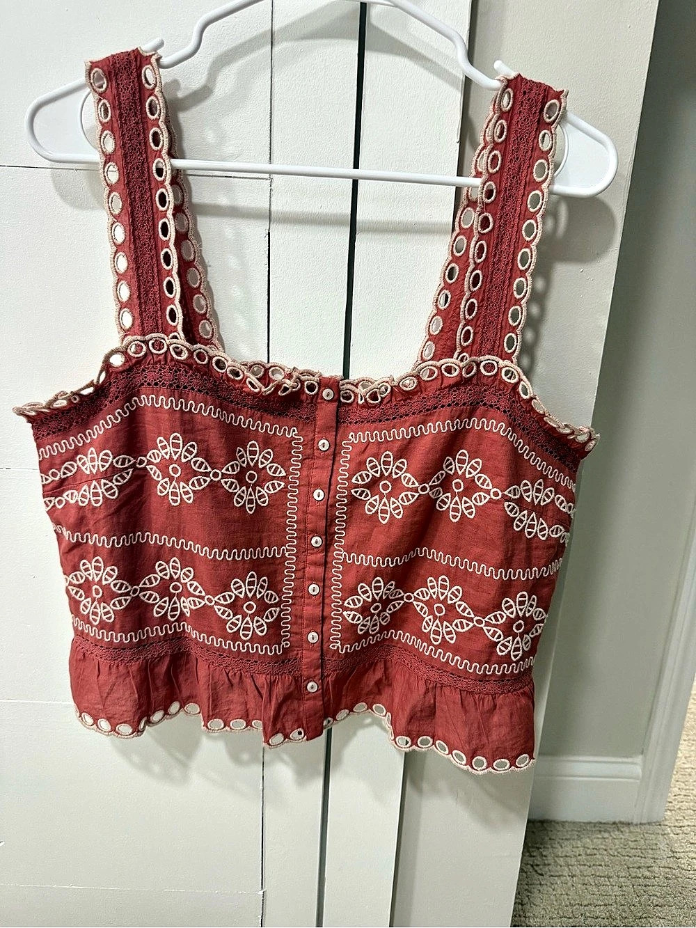 American Eagle AE Pink Embroidered Eyelet Crop Top Size Large Like New